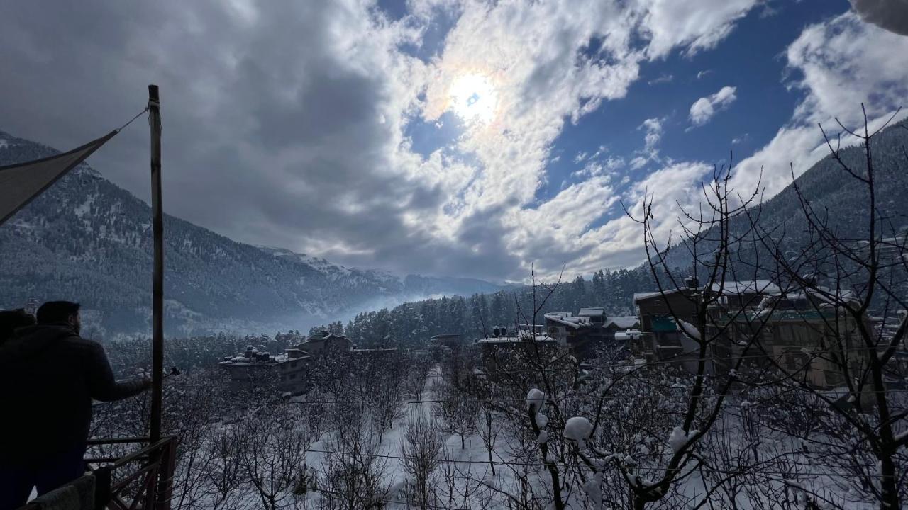 הוסטל Yolo Backpackers - Manali מראה חיצוני תמונה