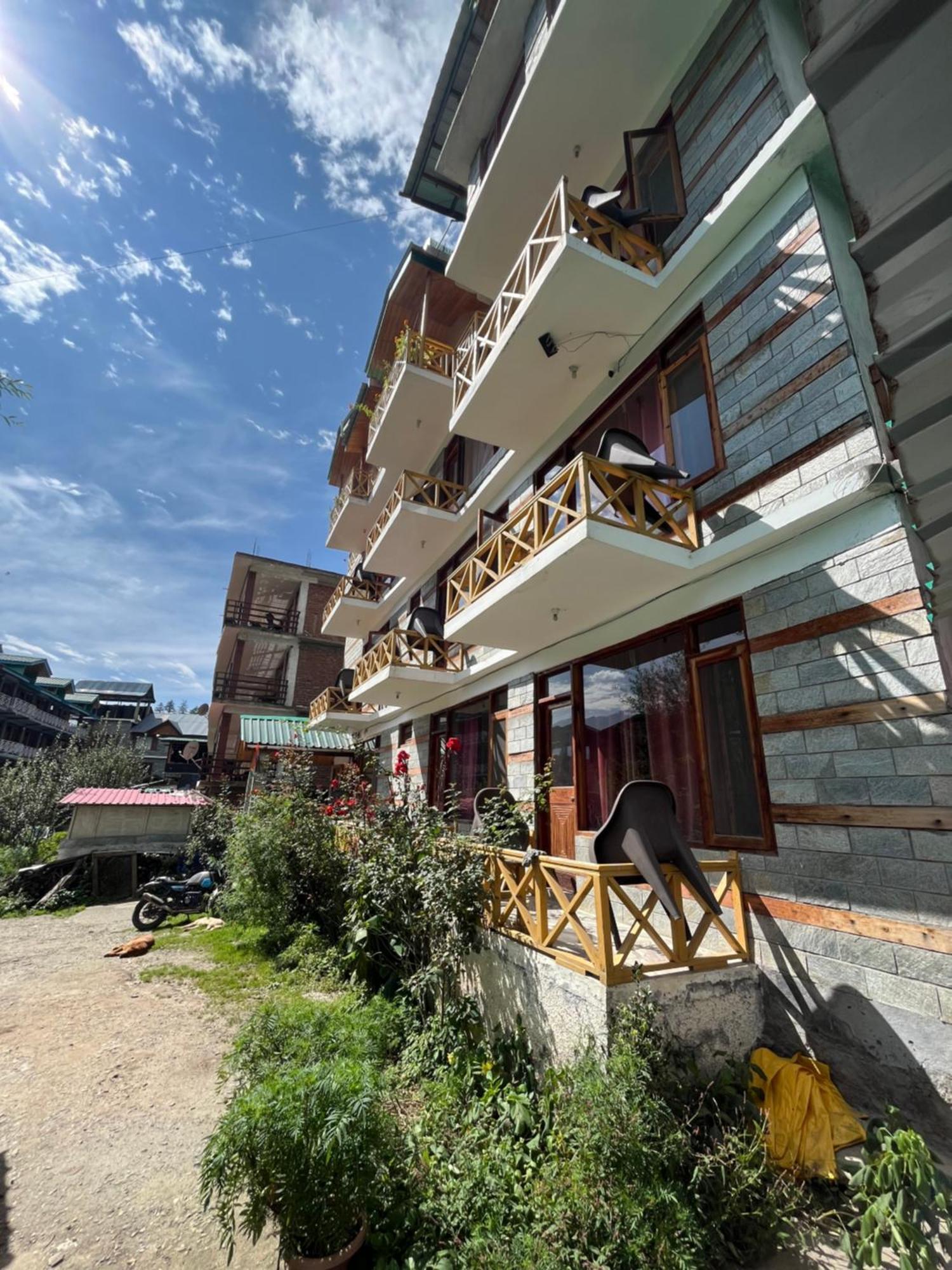 הוסטל Yolo Backpackers - Manali מראה חיצוני תמונה